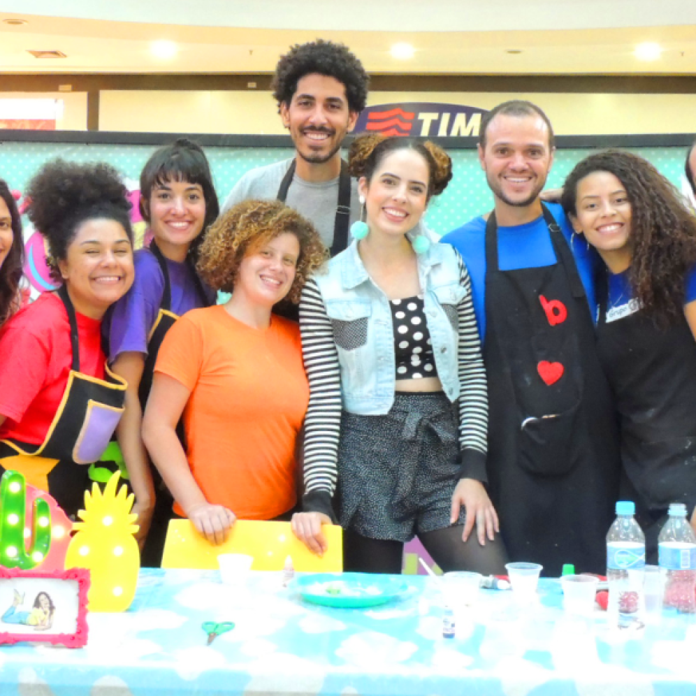 O Grupo Cochicho participou do super evento de Oficina de Massinha no West Shopping com a youtuber Paula Stephânia!